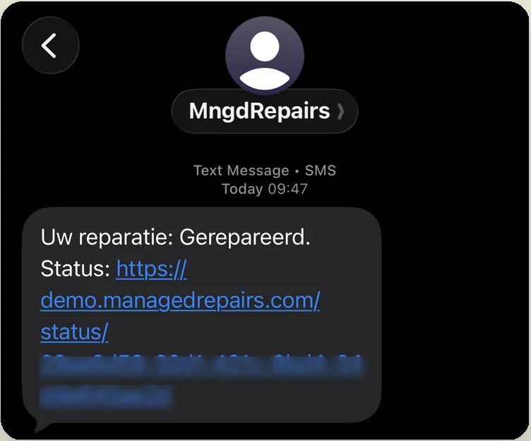 De sms die de klant krijgt zodra de reparatie klaar is, met een link naar de statuspagina